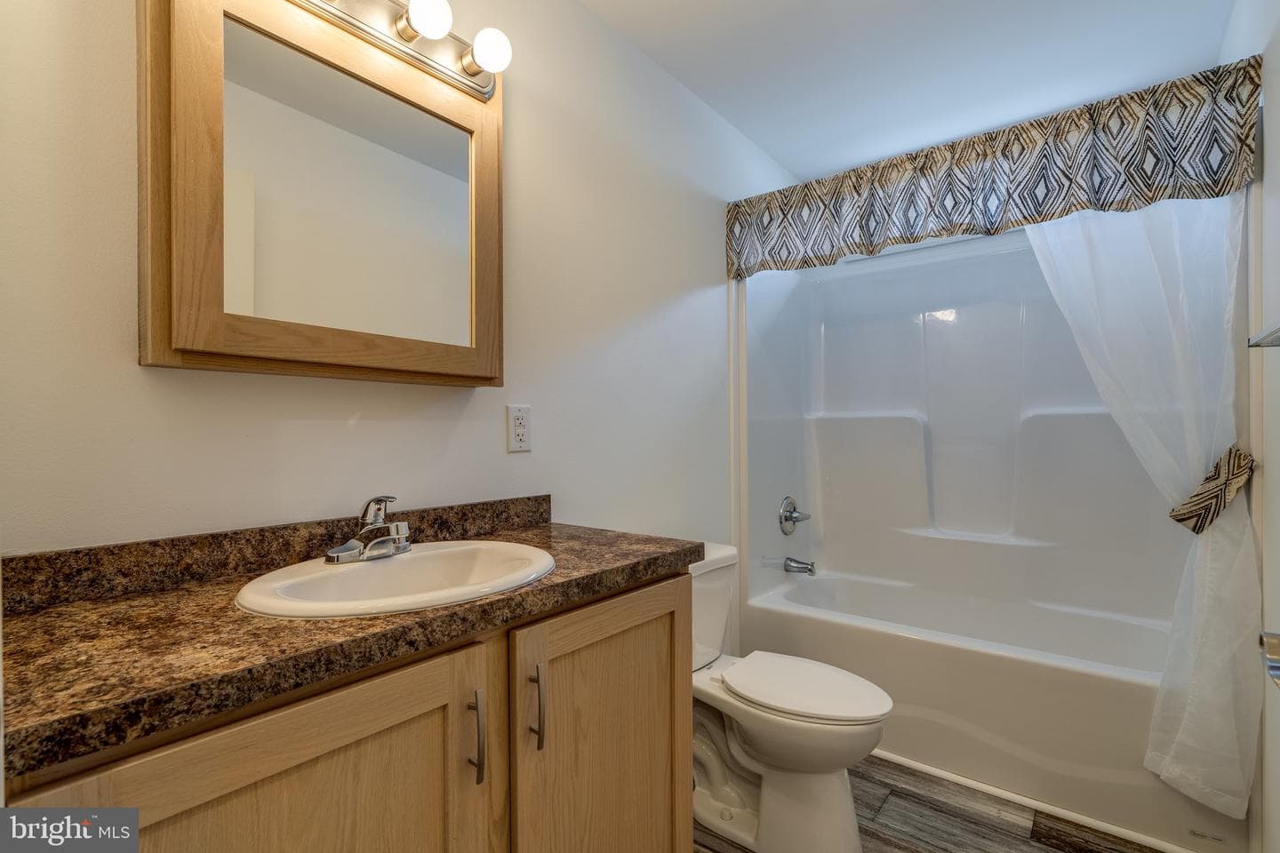 426 Eastwood Lane photo 27
