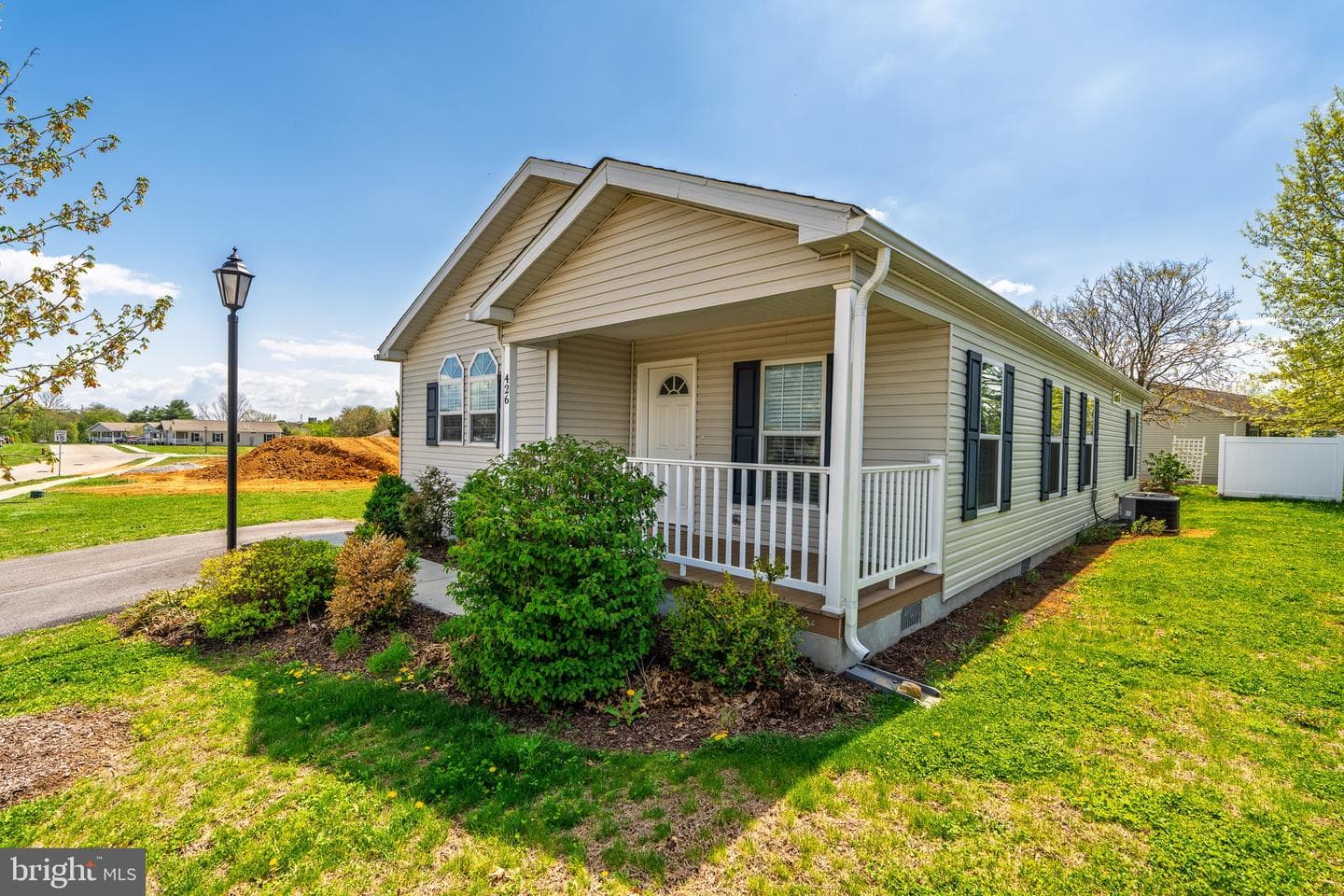 426 Eastwood Lane photo 3