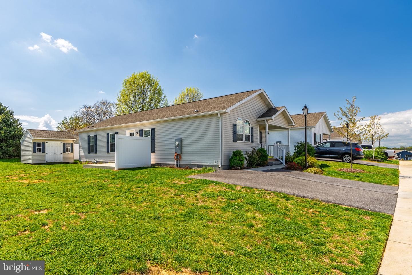 426 Eastwood Lane photo 4