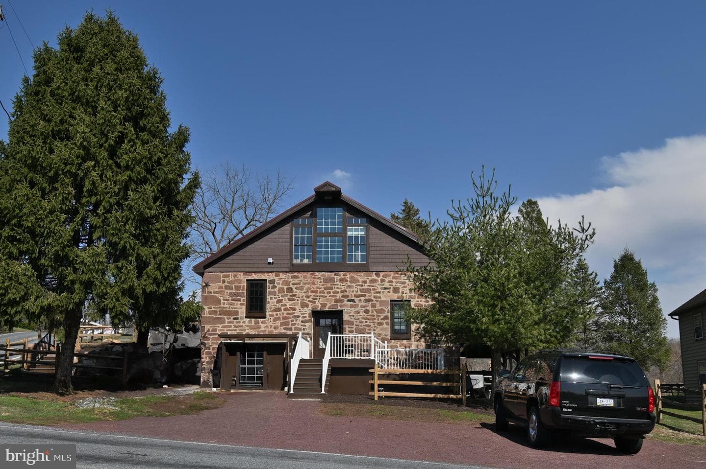 1700 Texter Mountain Road, Reinholds