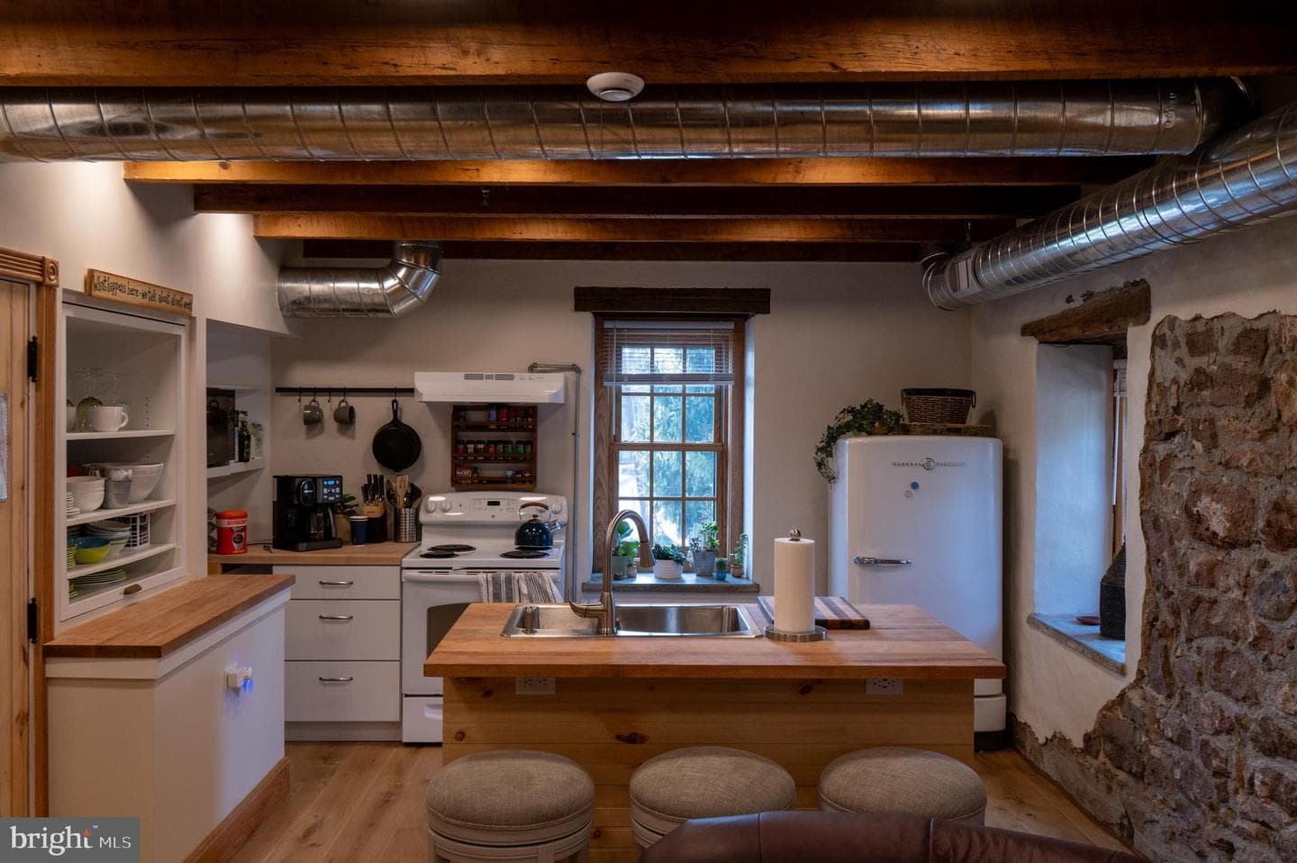 1700 Texter Mountain Road, Reinholds