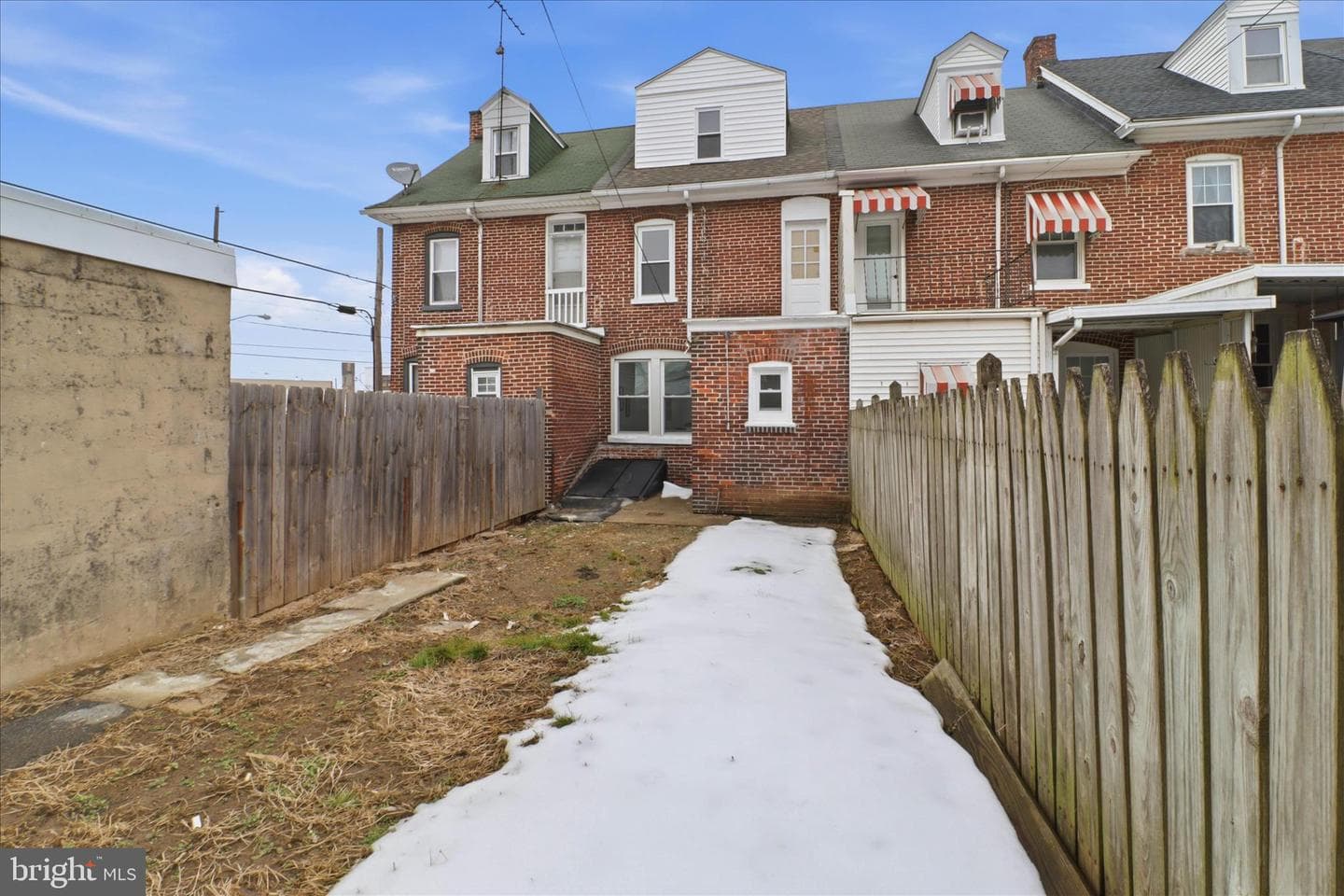 932 N Plum Street photo 27