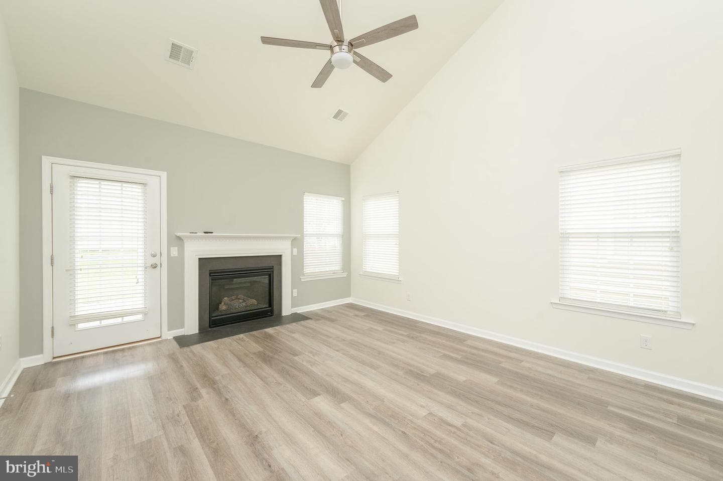 631 Thoreau Drive photo 18