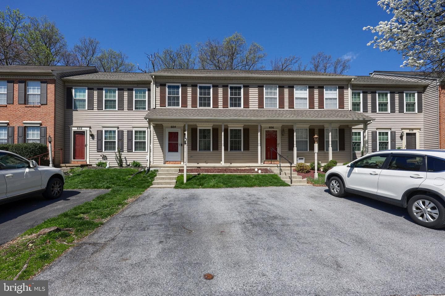 604 Rockwood Drive photo 2