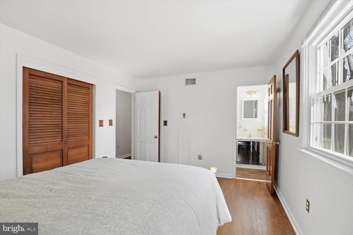 325 Balmer Road photo 16