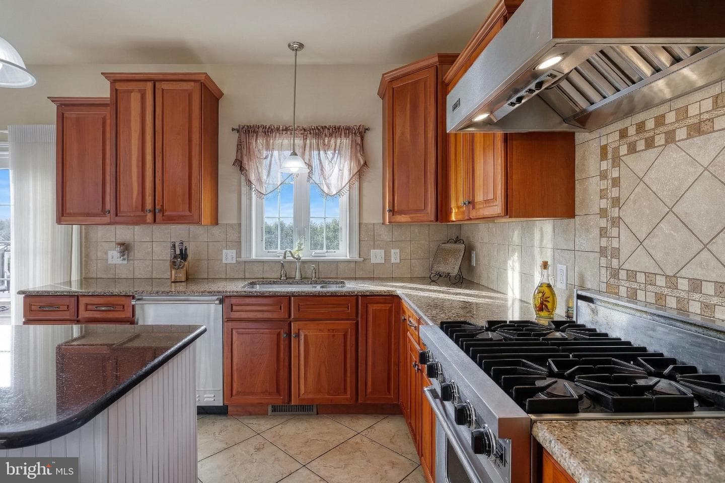 395 Ecker Drive photo 25