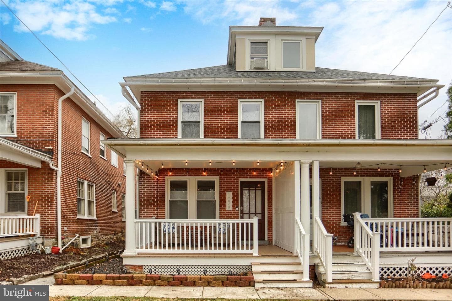 1028 W Clay Street