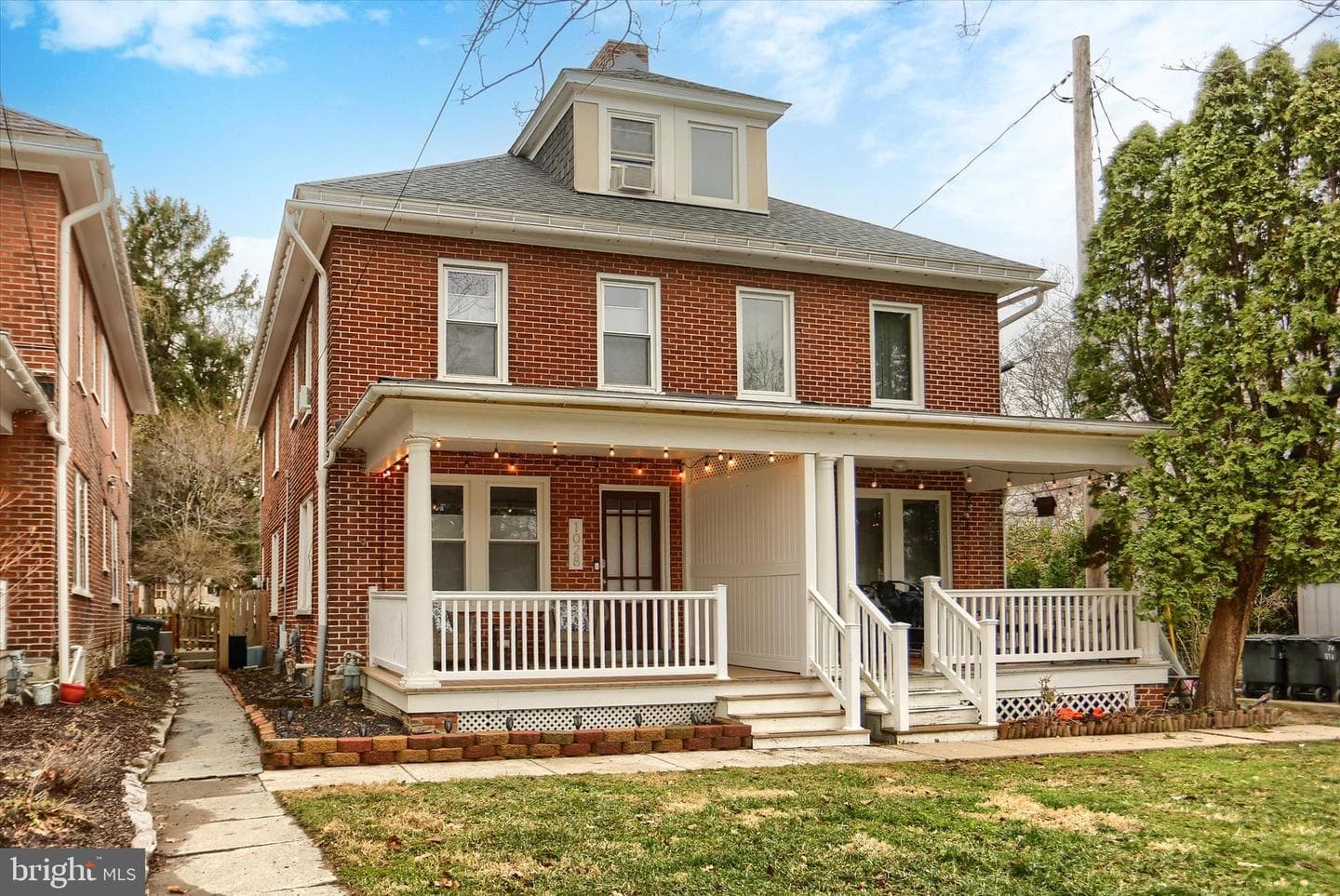1028 W Clay Street photo 2