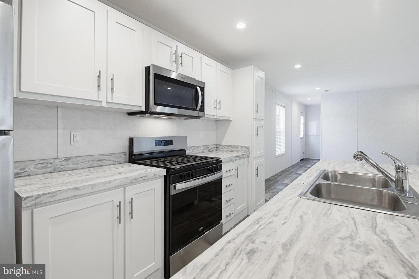503 Cedar Ln photo 10