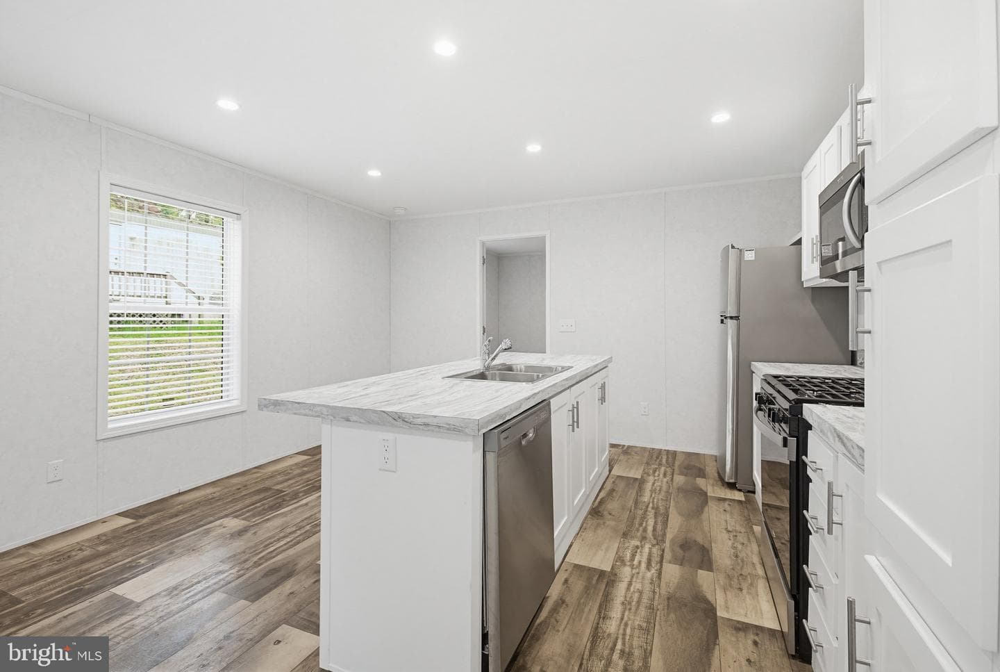 503 Cedar Ln photo 11
