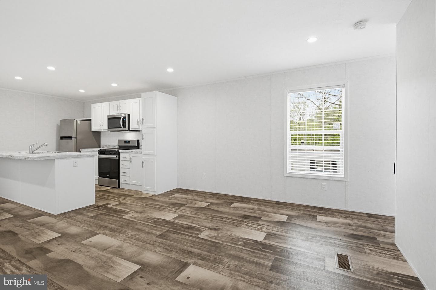 503 Cedar Ln photo 12
