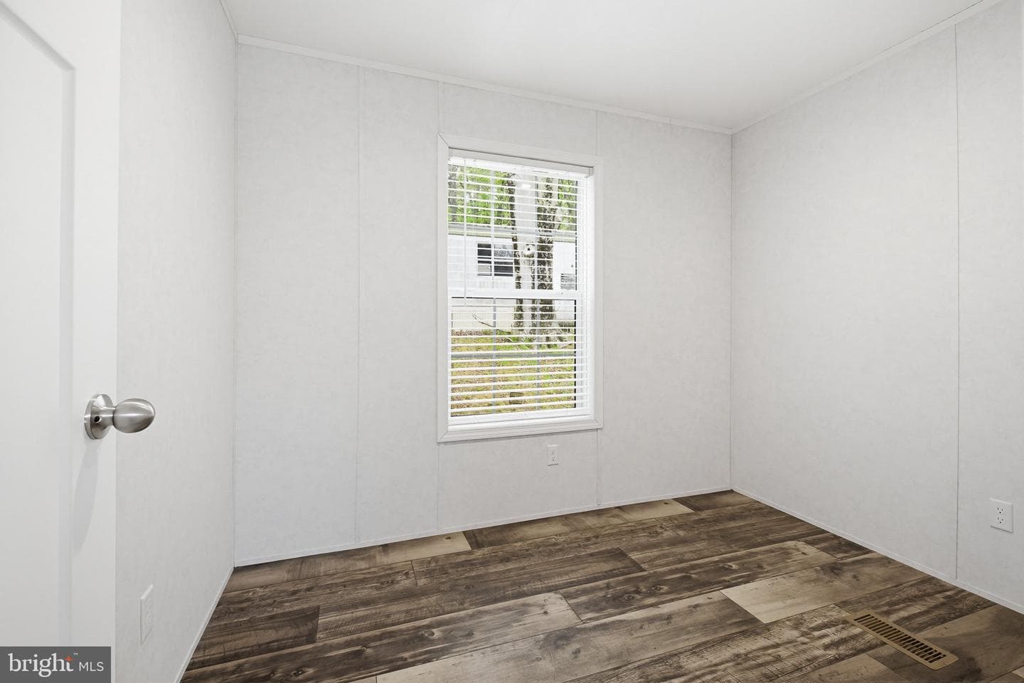 503 Cedar Ln photo 19