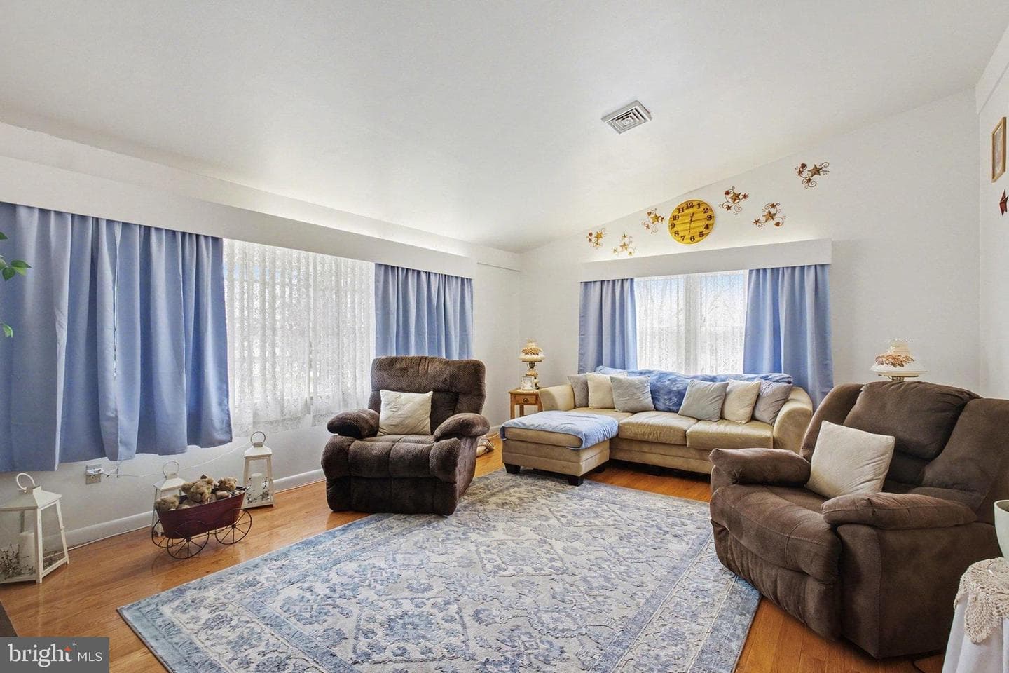 1033 S Mount Joy Street photo 8