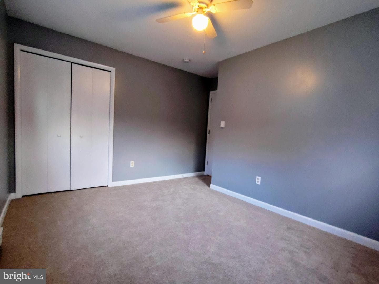 827 S Locust Street photo 15