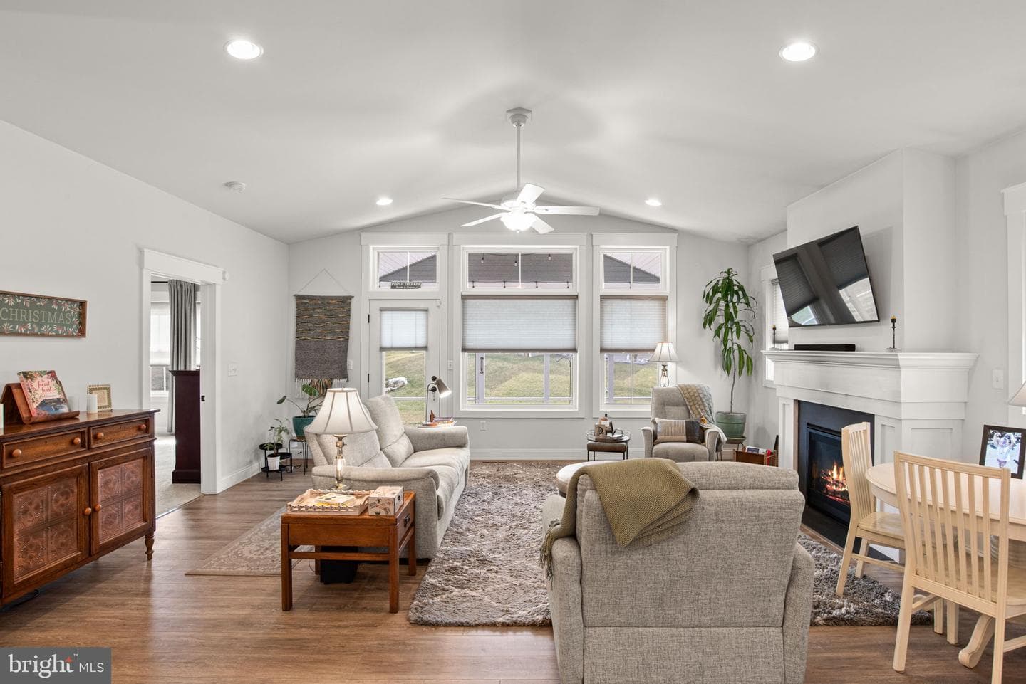 1829 Emerald Way photo 12