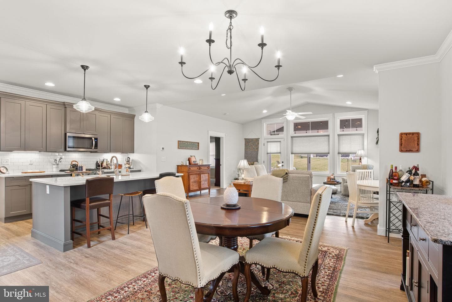 1829 Emerald Way photo 8