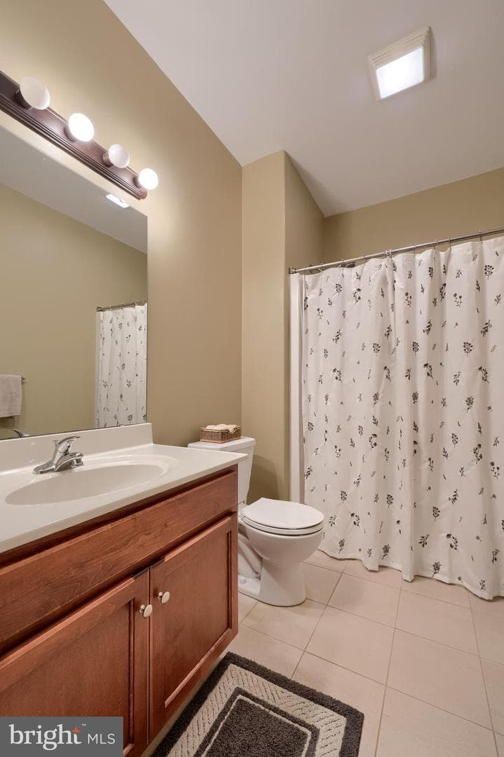 14 Chamberlain Lane photo 11