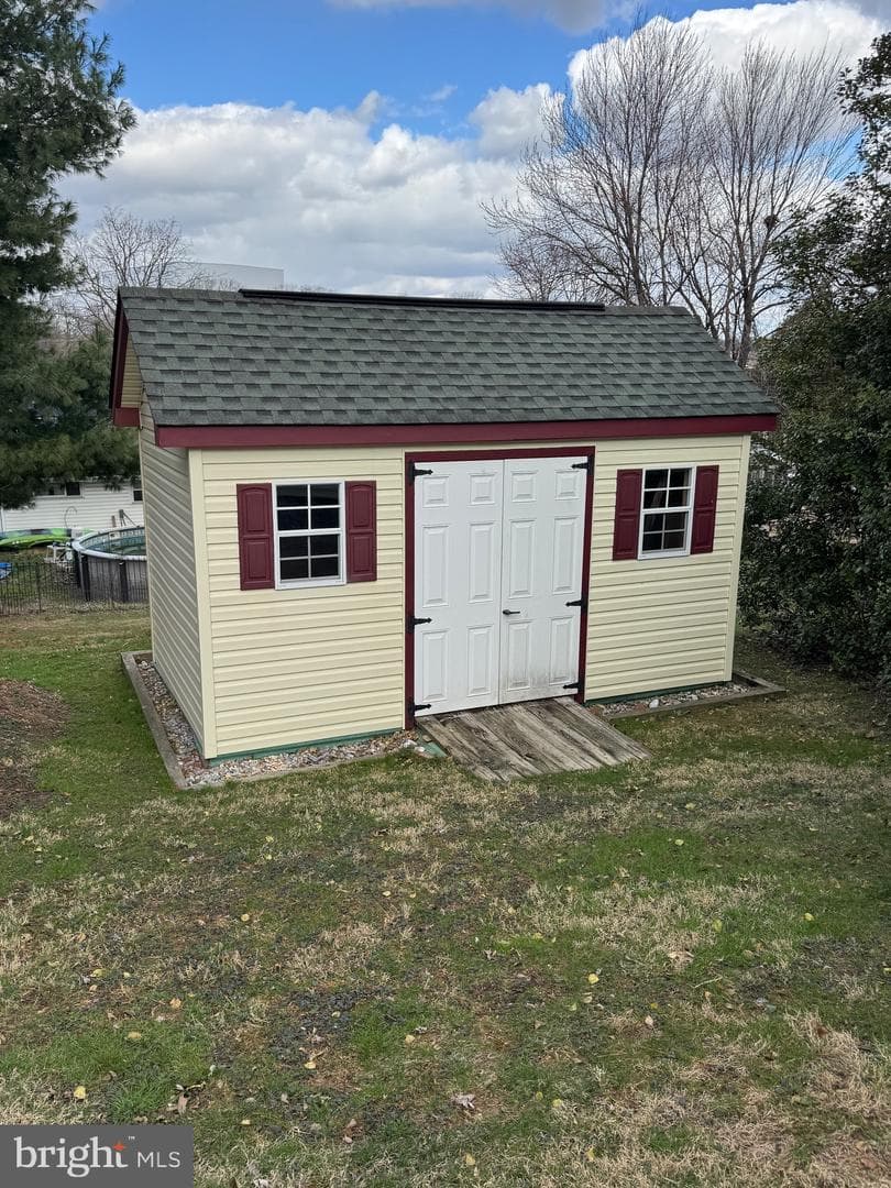 86 Village Drive photo 3