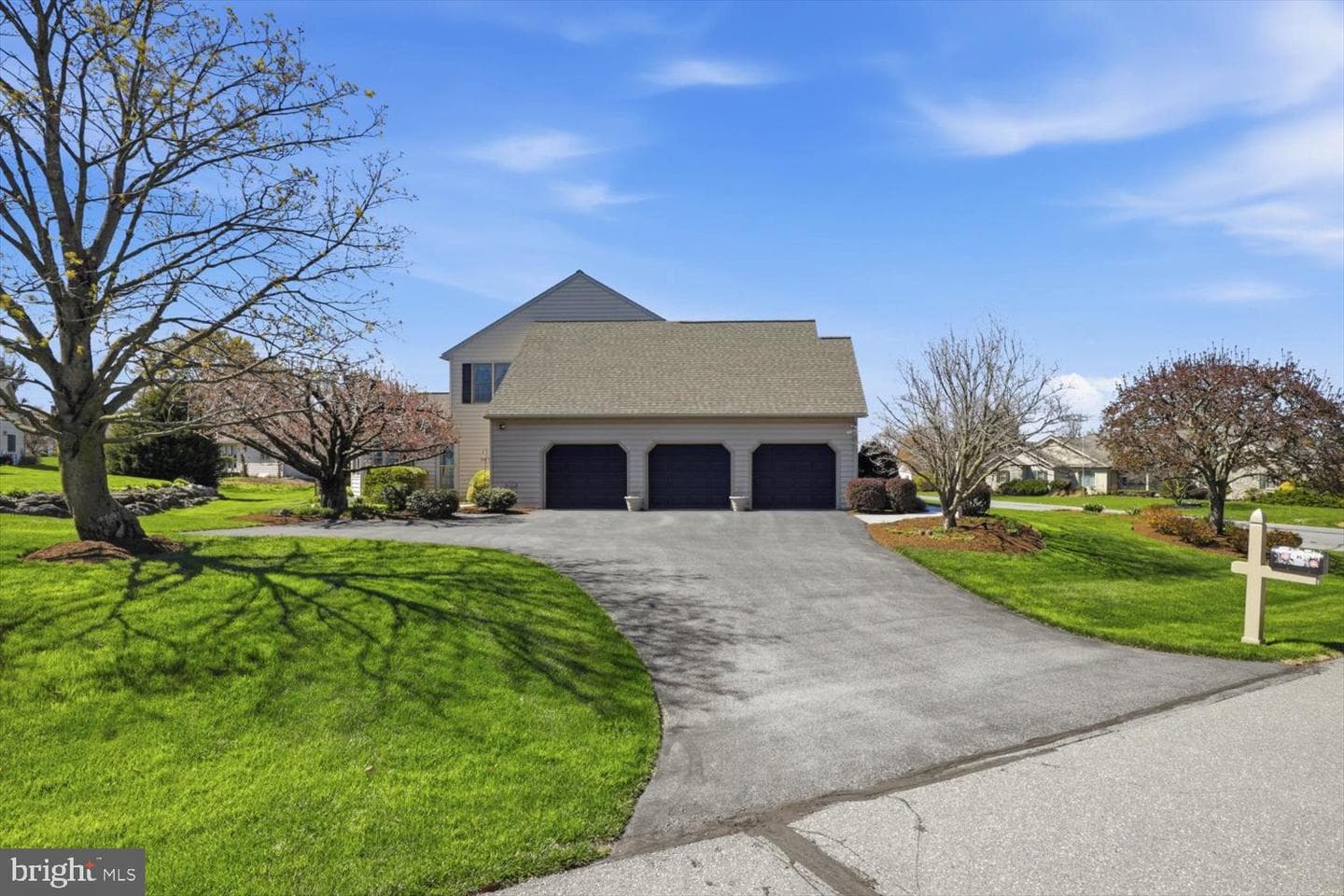314 Country Meadows Drive photo 3