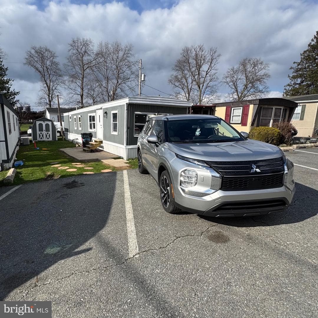 4047 Columbia Avenue photo 3