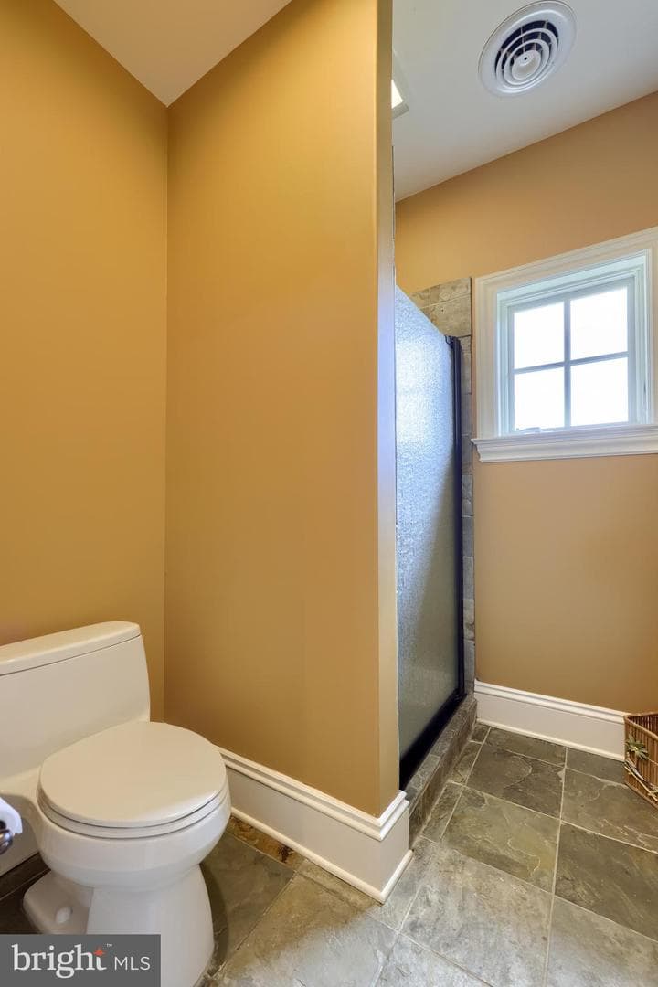 905 Greenside Drive photo 100