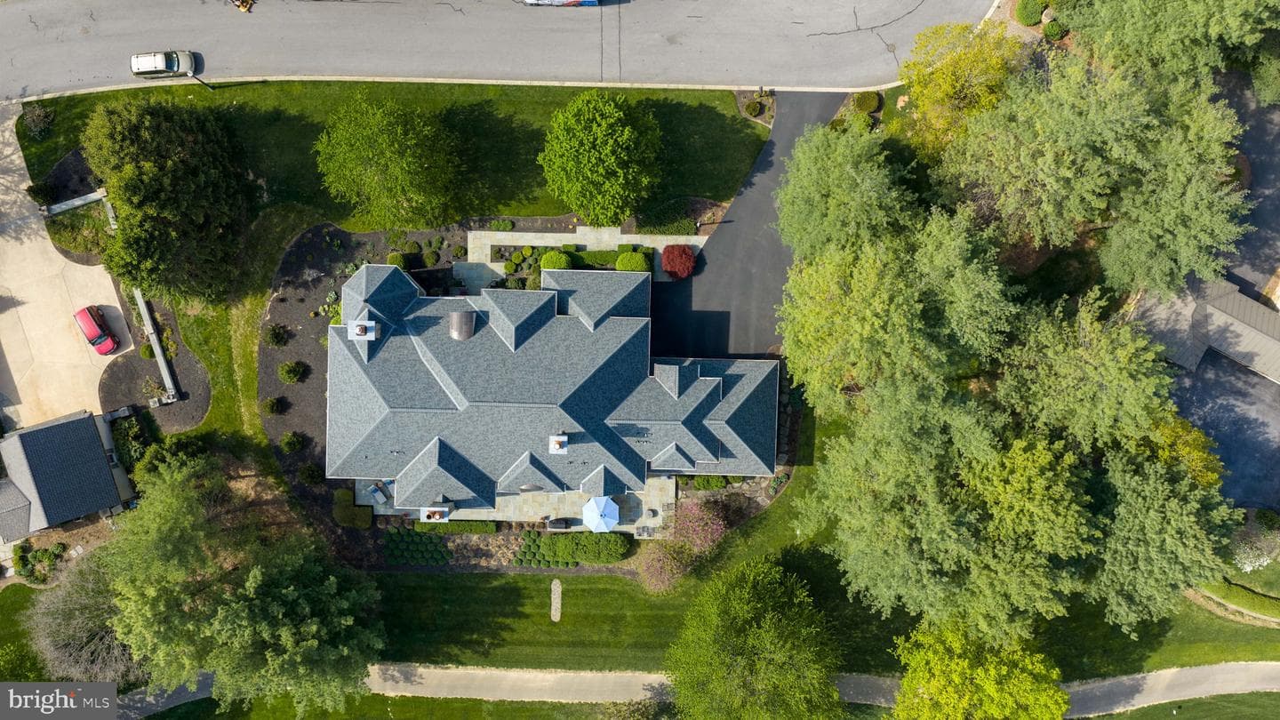 905 Greenside Drive photo 115