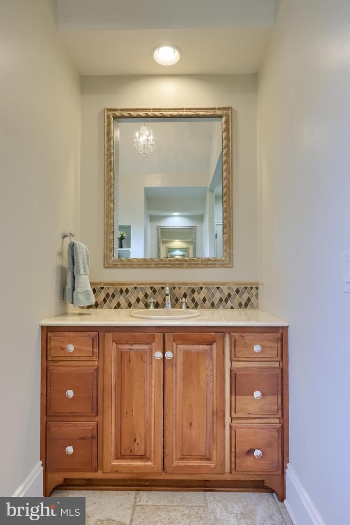 905 Greenside Drive photo 76