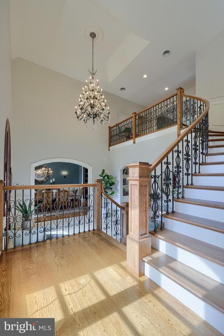 905 Greenside Drive photo 8