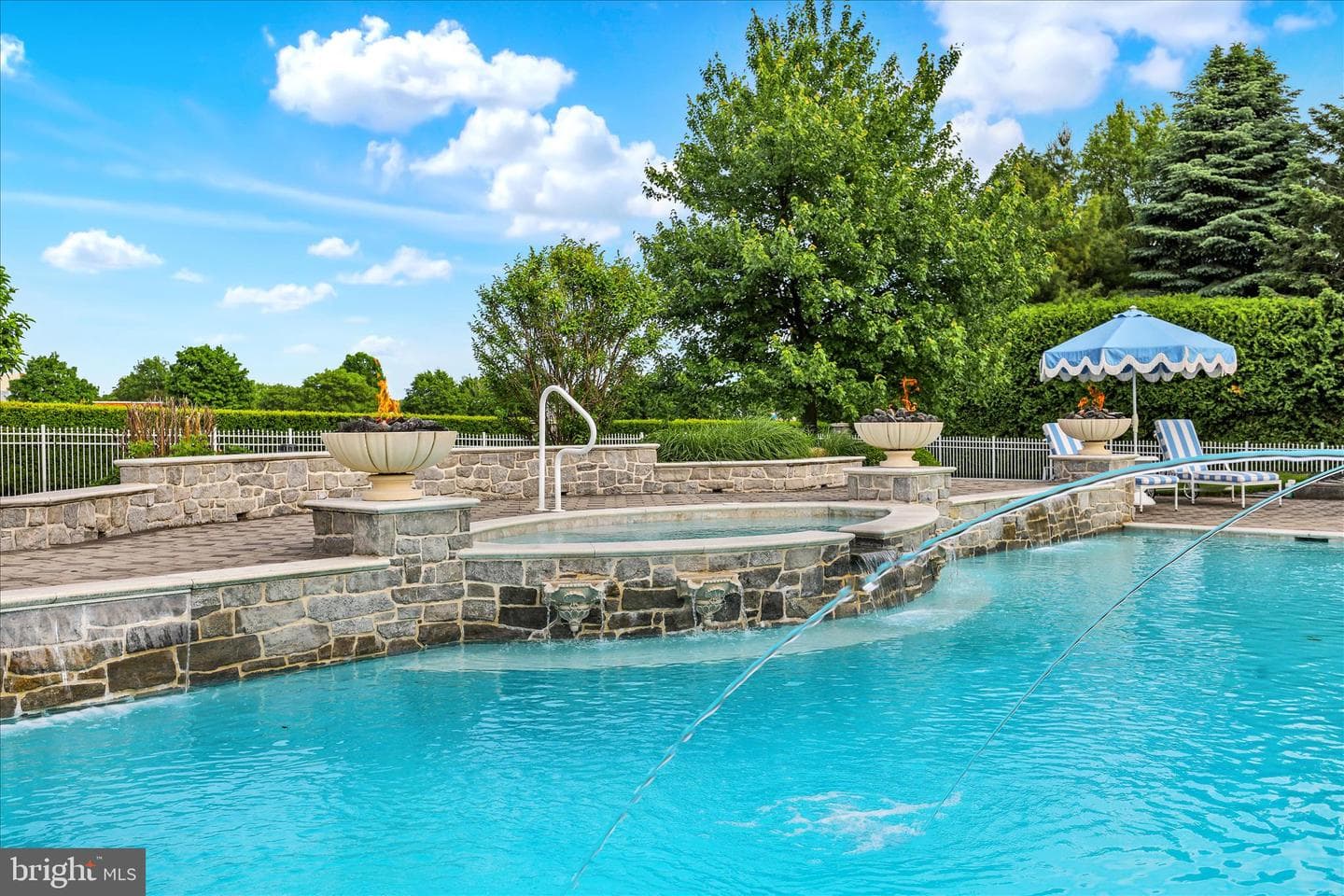 1000 Bluestone Drive photo 14