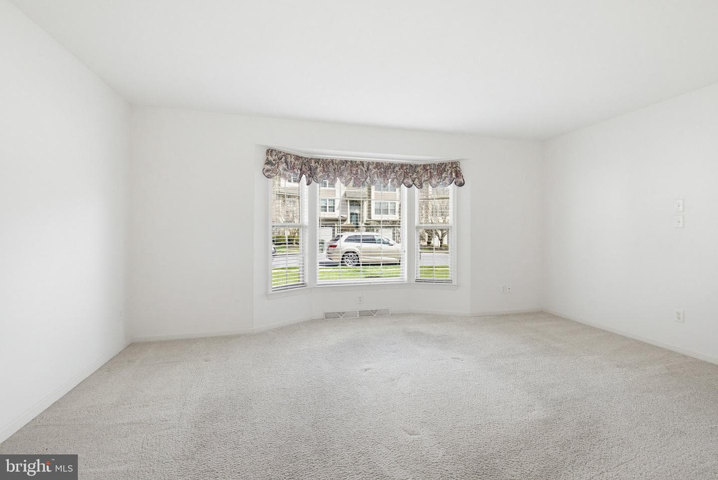 674 Royal View Drive photo 8