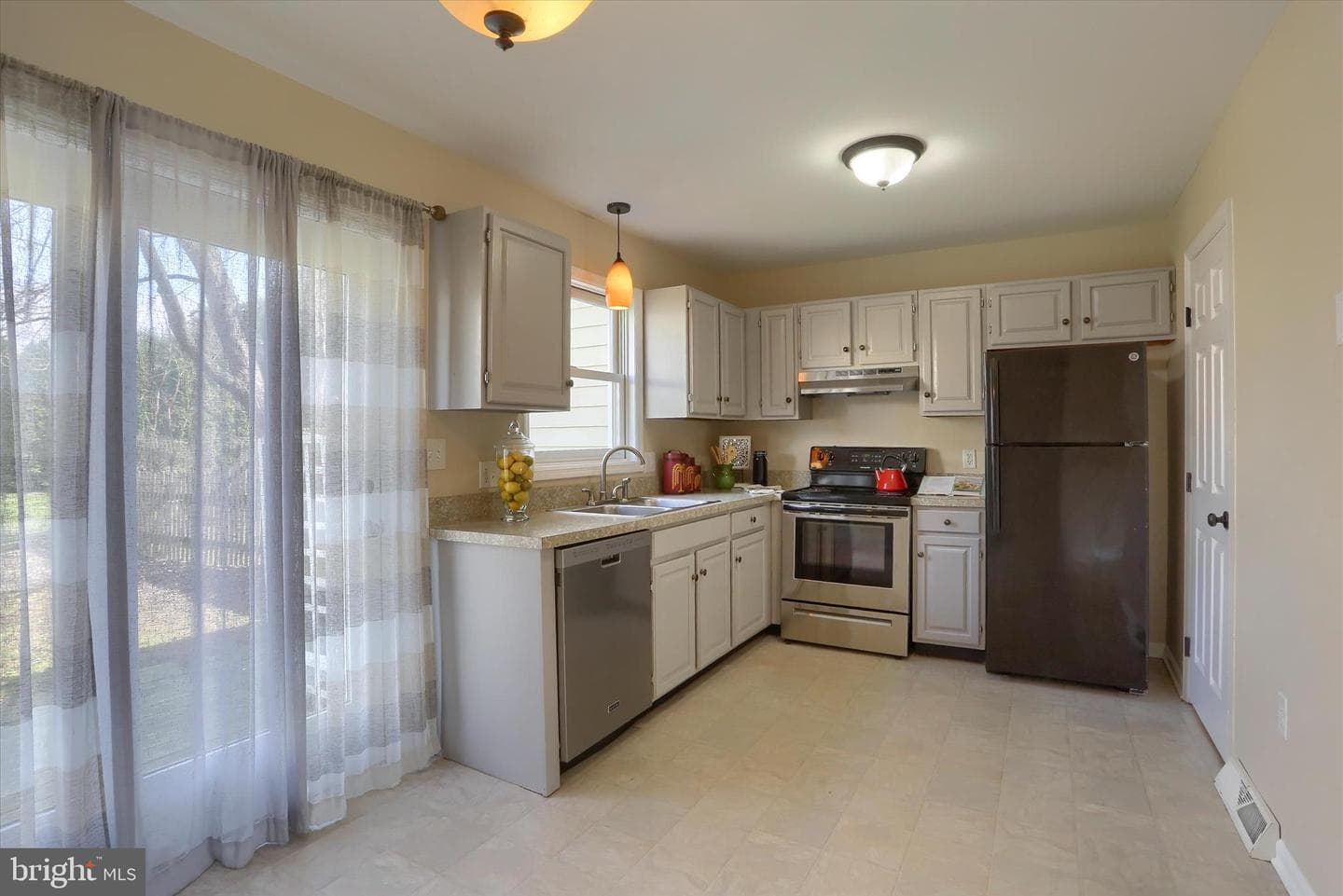 339 Cardinal Road photo 8