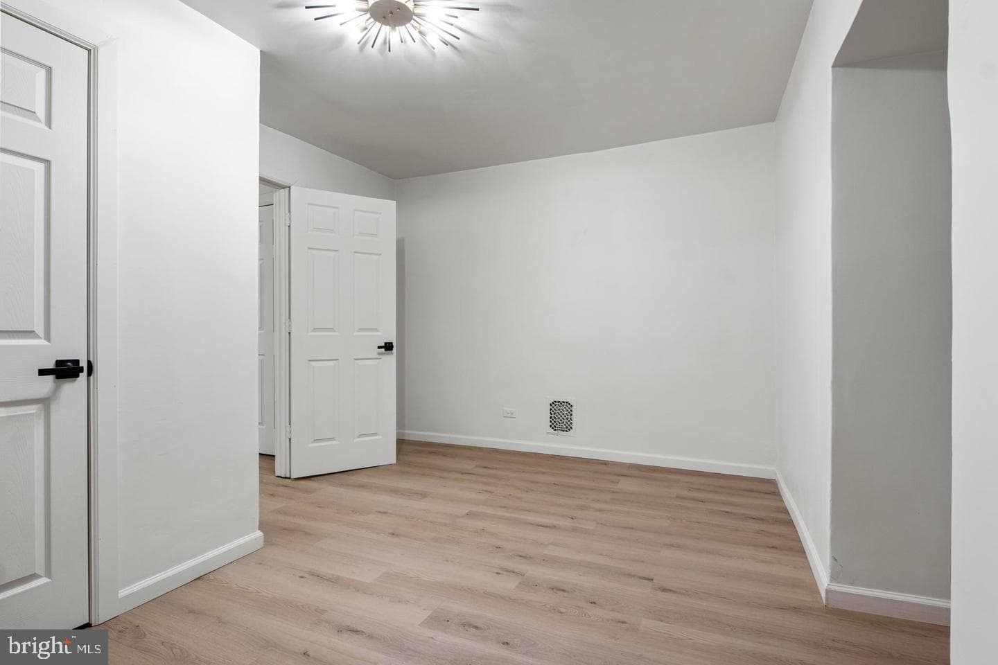 631 Rockland Street photo 31