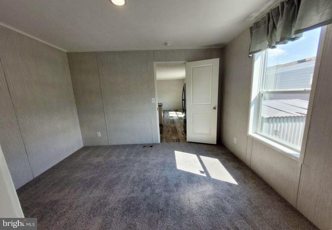 47 Hilltop Avenue photo 6