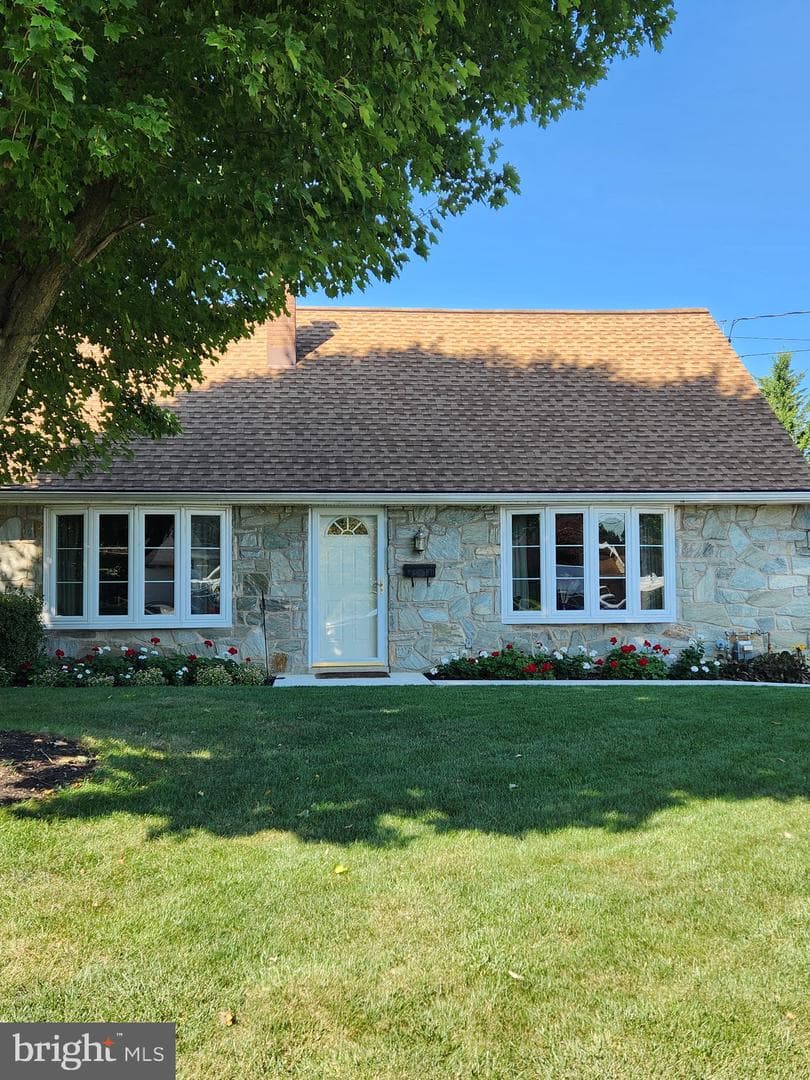 6260 Jeanette Drive photo 2