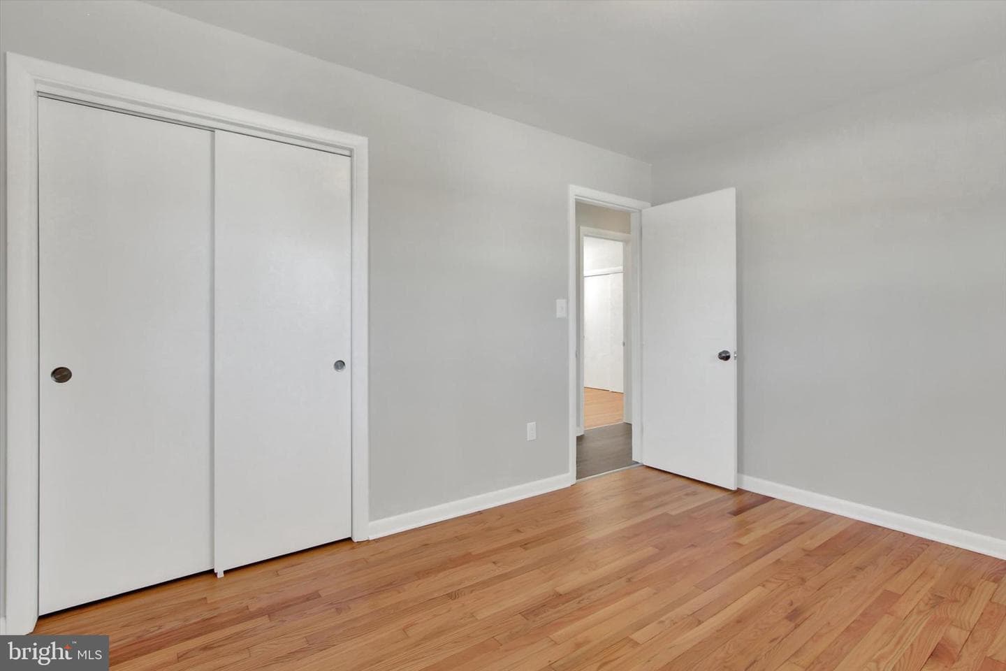 2479 Ellendale Drive photo 15