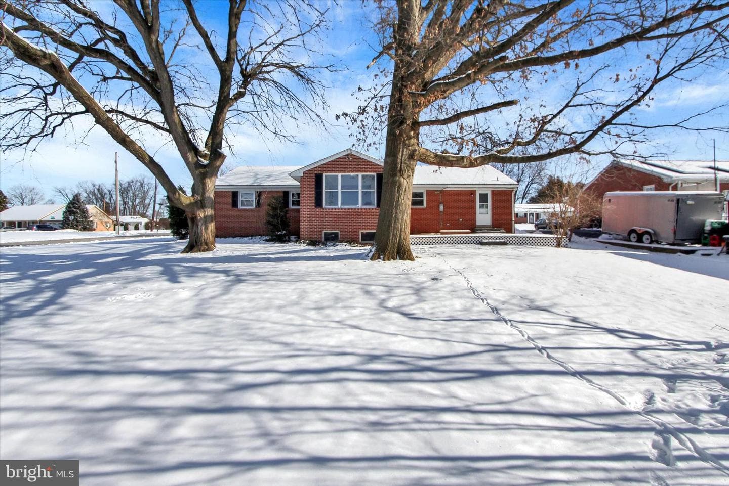 2479 Ellendale Drive photo 27