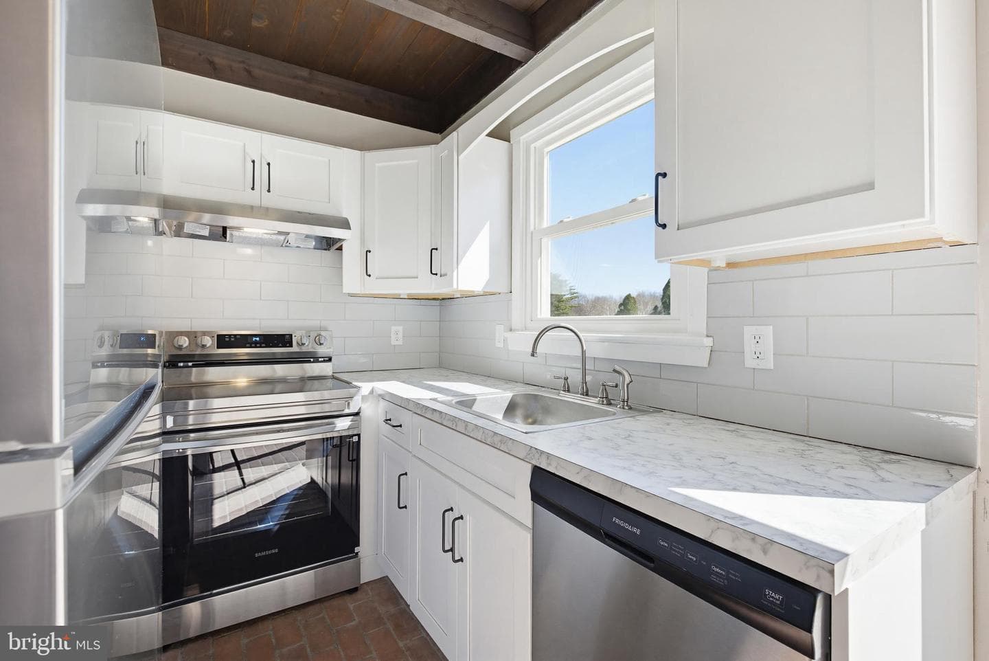 2655 Hemlock Drive photo 9