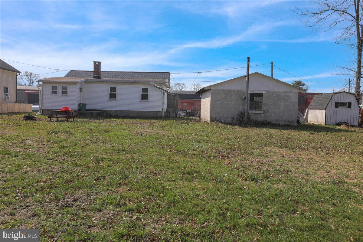 923 Mifflin Street photo 22
