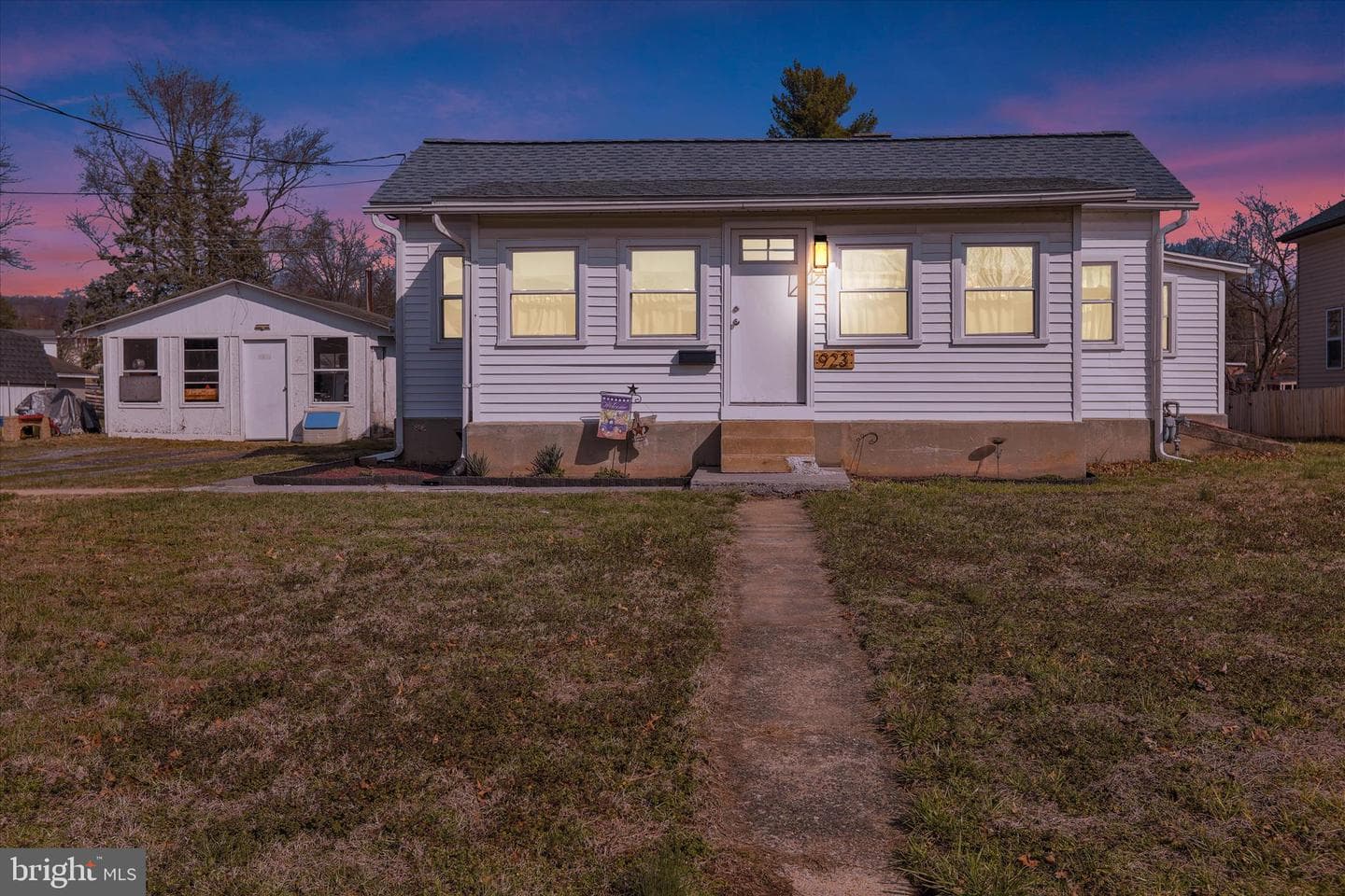 923 Mifflin Street photo 3