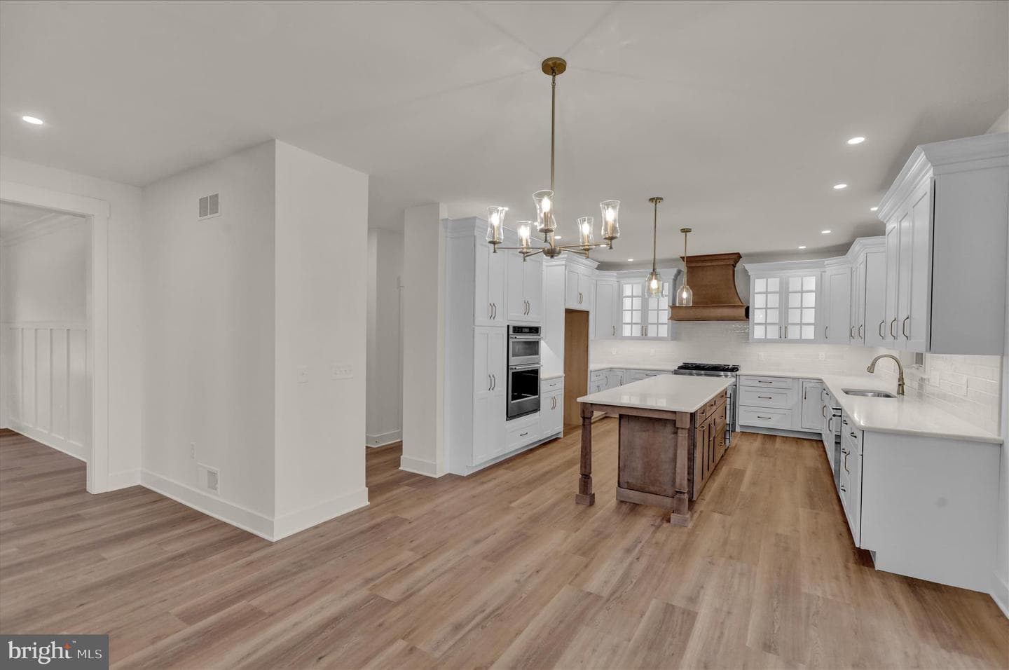 513 Cheltenham Court photo 11