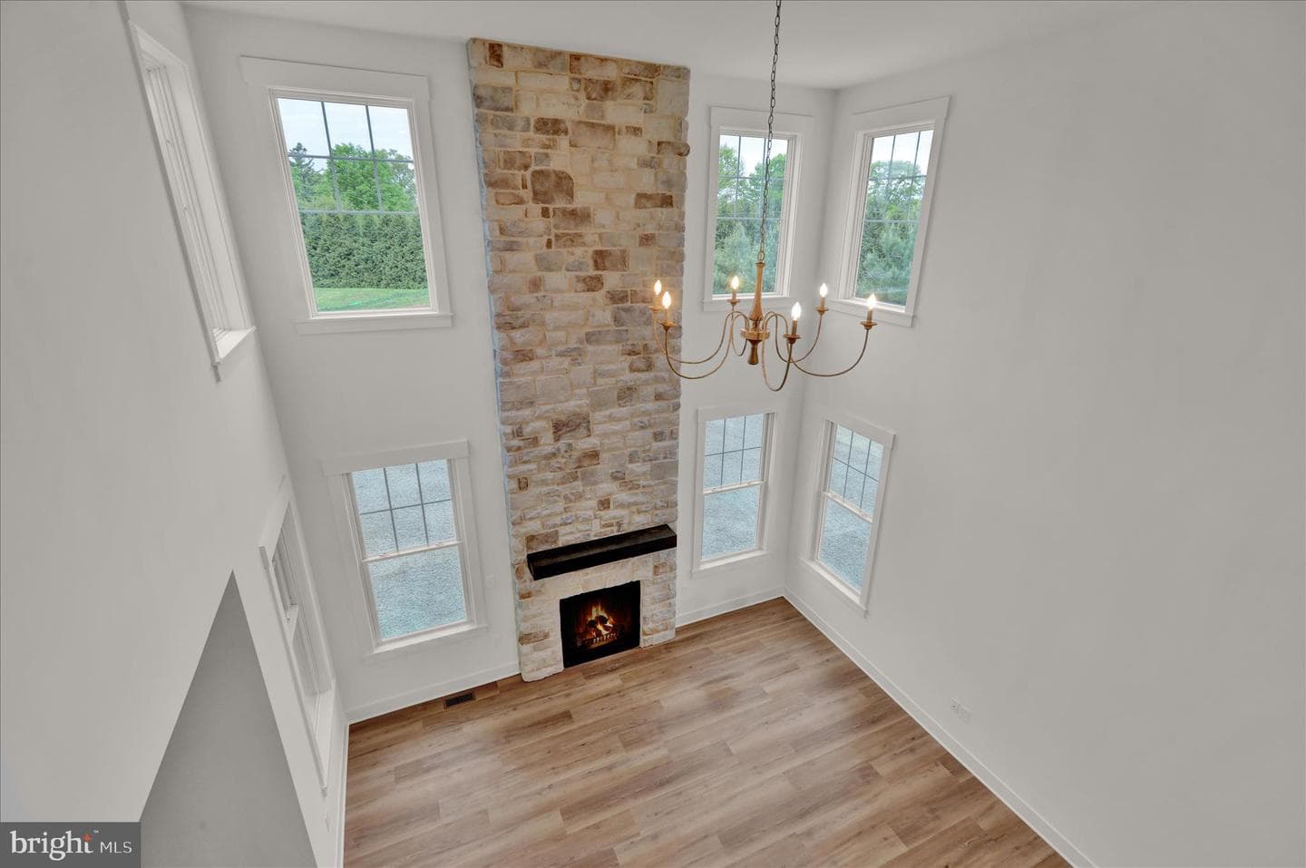 513 Cheltenham Court photo 29