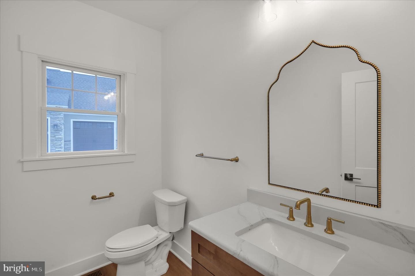 513 Cheltenham Court photo 33