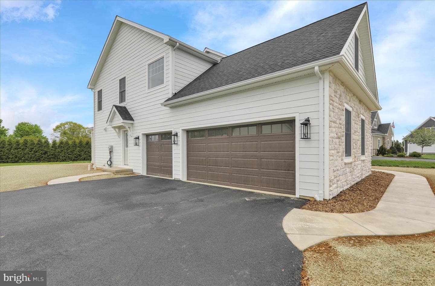 513 Cheltenham Court photo 8