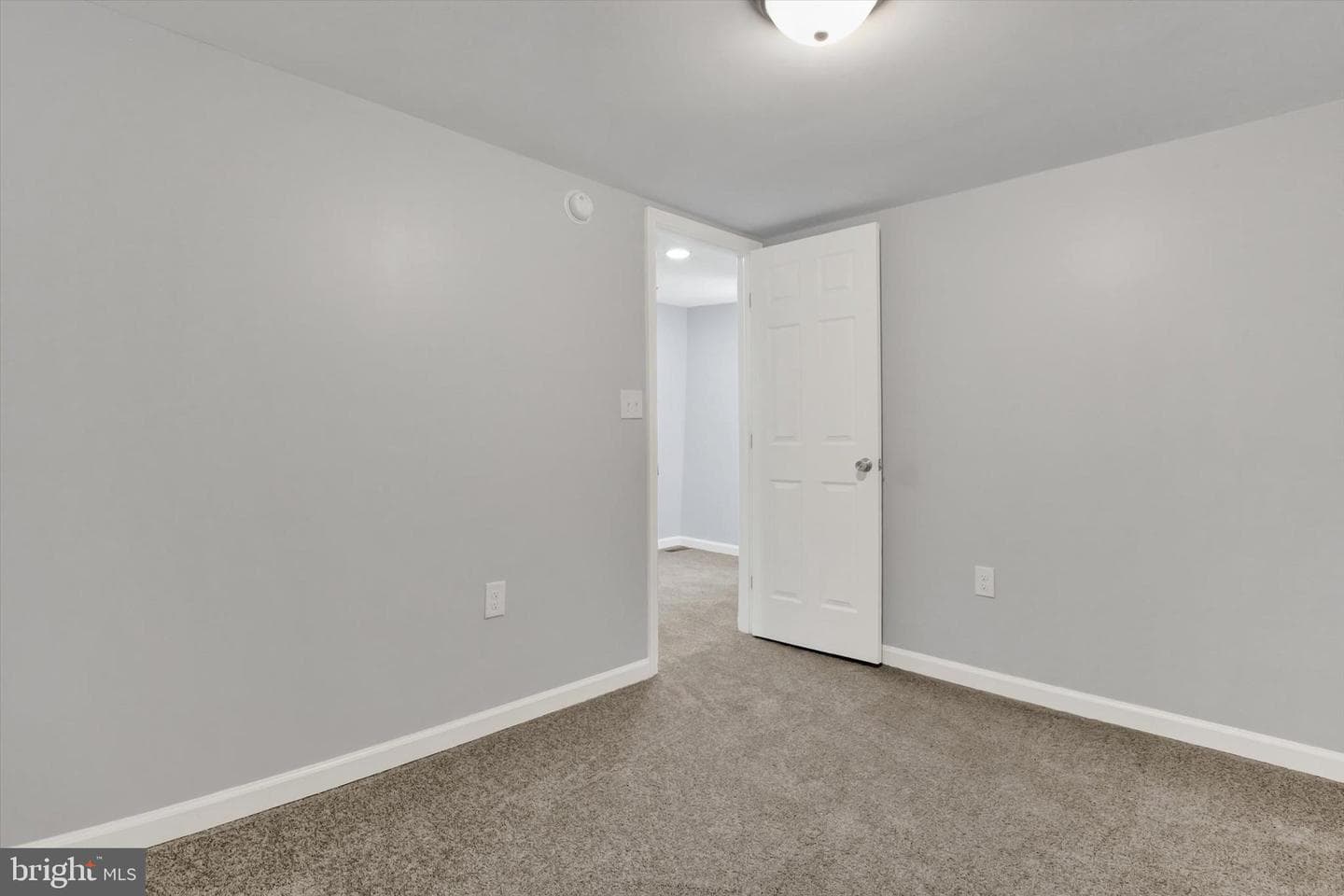 308 Avenue Q photo 16
