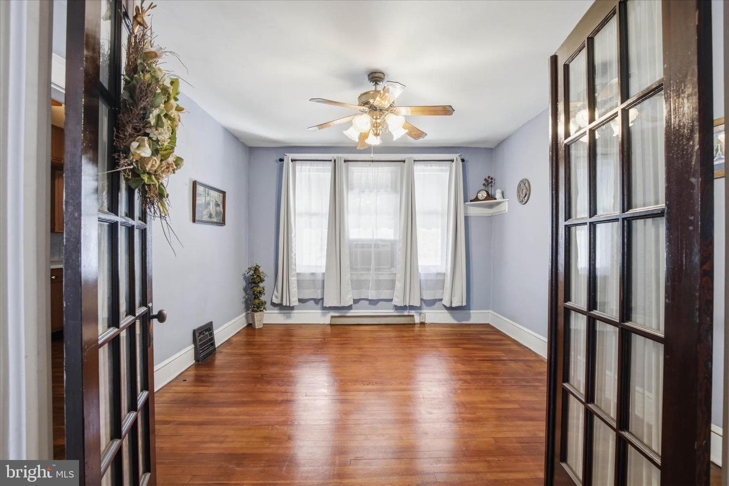 45 E Walnut Street photo 4