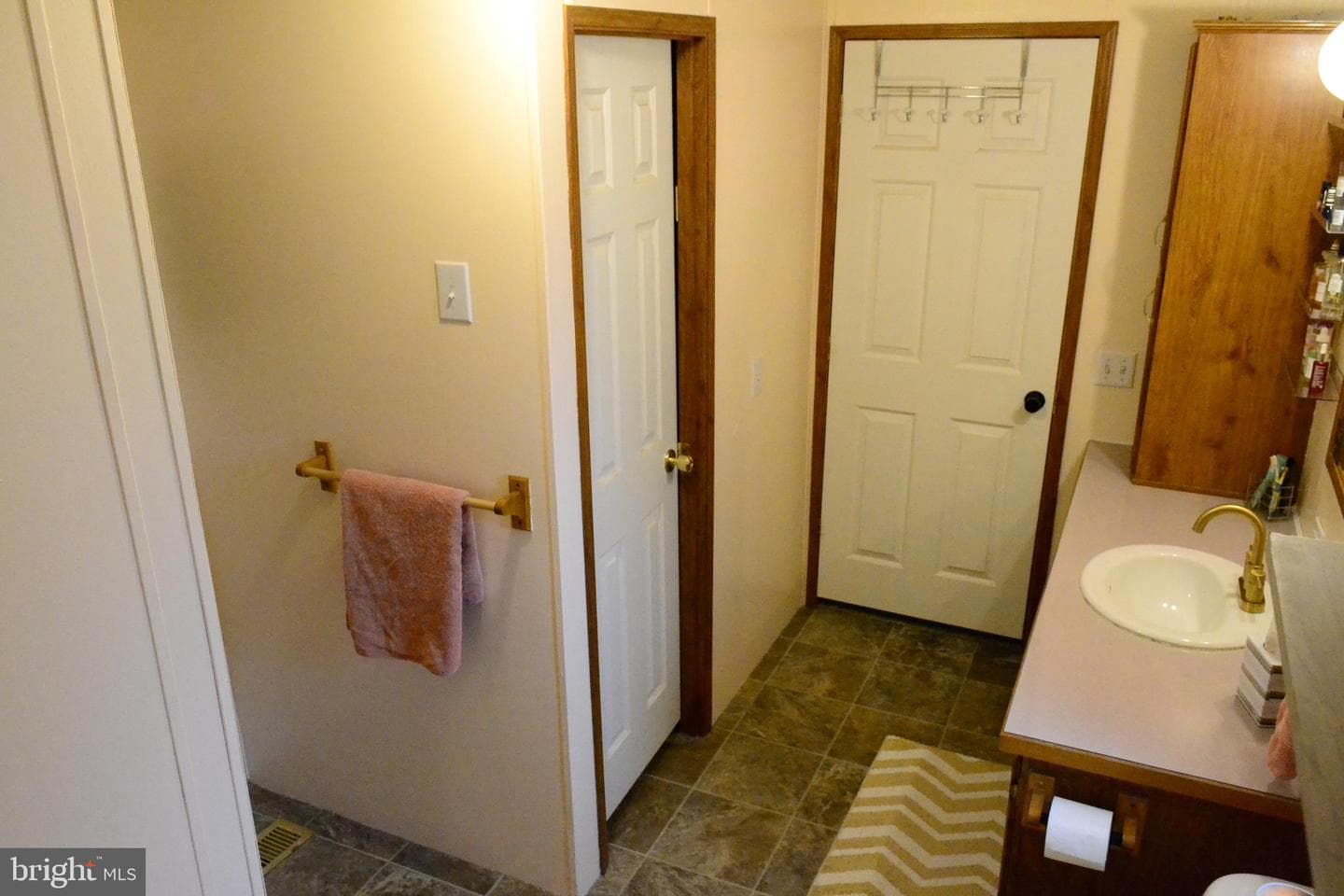 105 Bridlewood Court S photo 11