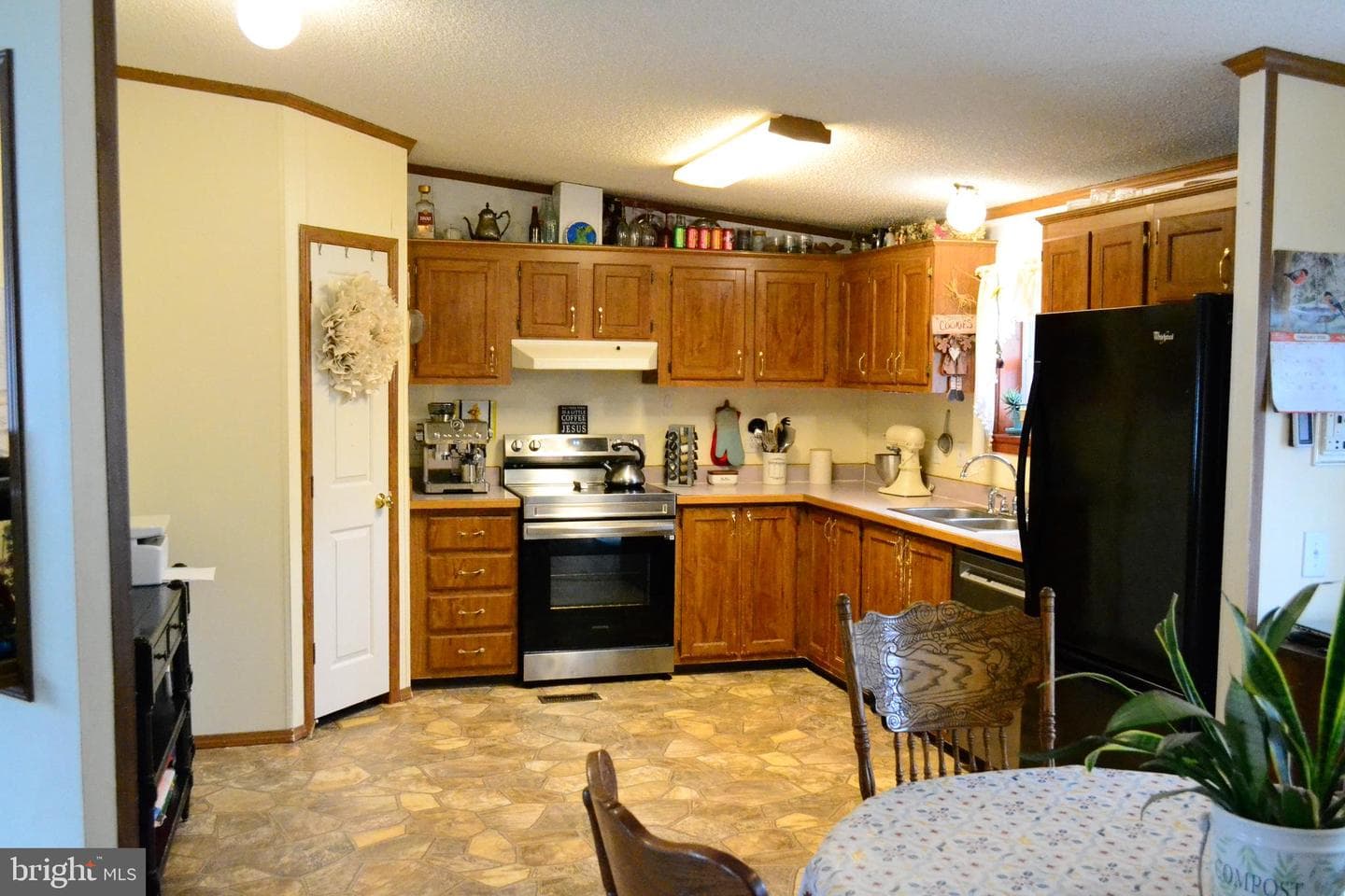 105 Bridlewood Court S photo 5