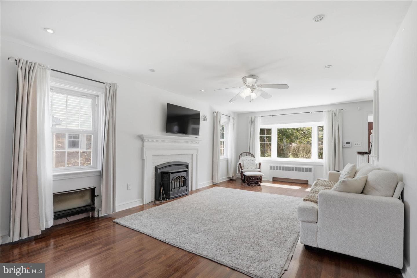 115 E Roseville Road photo 10