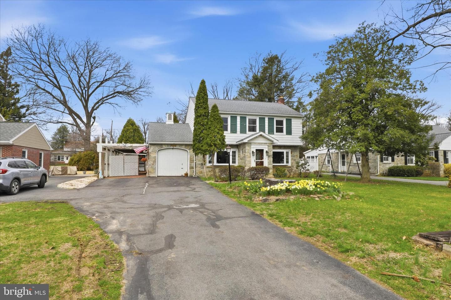 115 E Roseville Road photo 2
