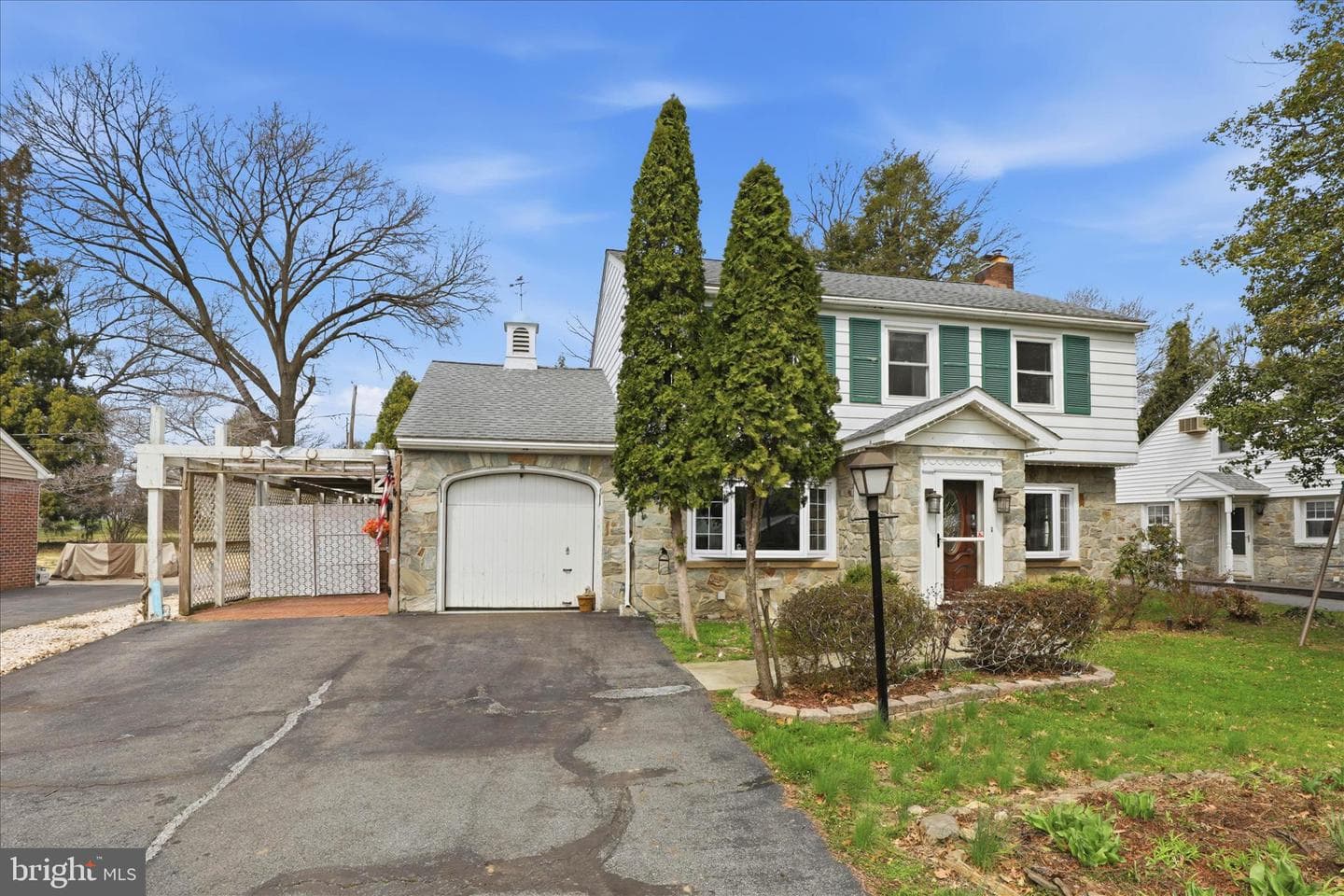 115 E Roseville Road photo 3